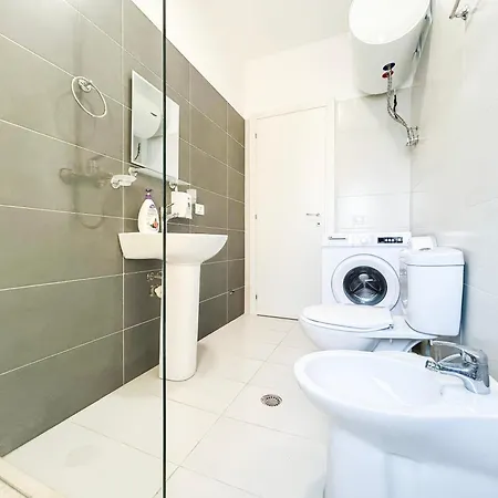 1 Bedroom 1120 * ゴーレム
